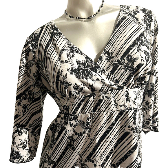 Women’s Vintage La Khaki Black And White Cross Stretch Top in Size Medium 8 10 - Picture 2 of 10